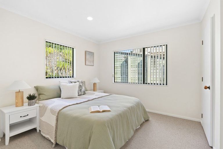 Photo of property in 6 Redwood Crescent, Westown, New Plymouth, 4310