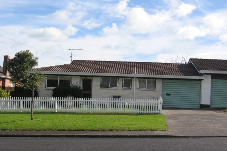 Photo of property in 83b Matipo Road, Te Atatu Peninsula, Auckland, 0610