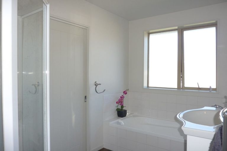 Photo of property in 26 Markham Way, Rolleston, 7614