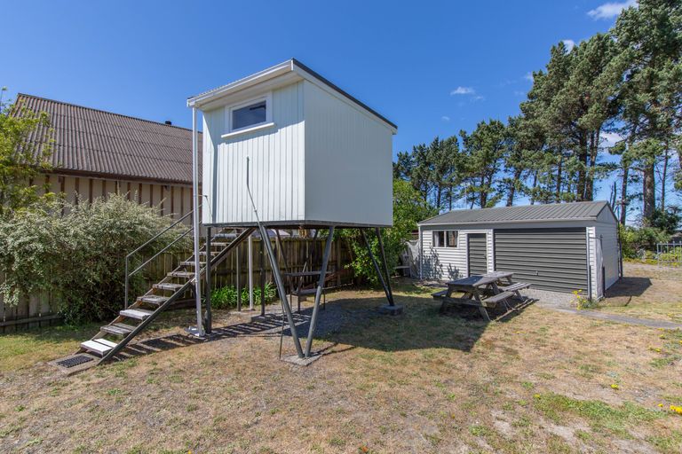 Photo of property in 39 Chamberlain Avenue, Amberley, 7481