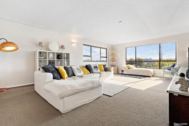 Photo of property in 14 Bannerman Road, Morningside, Auckland, 1022