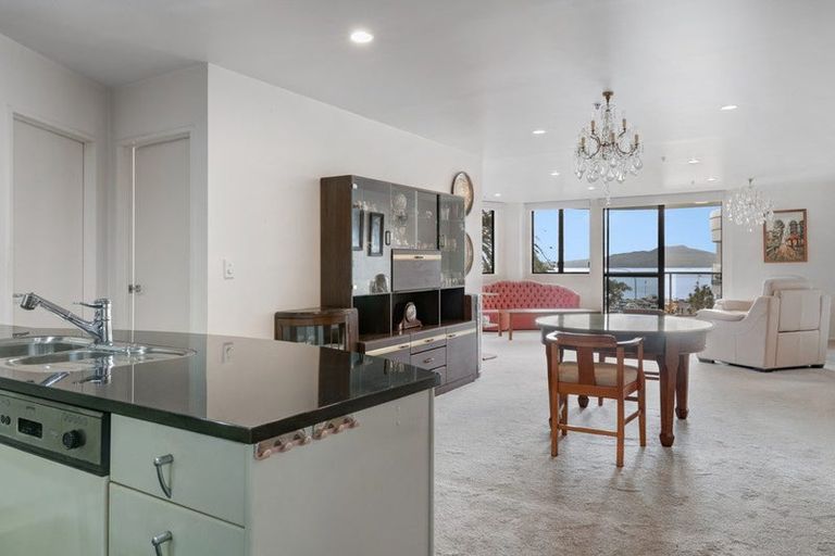 Photo of property in 1b/5 The Promenade, Takapuna, Auckland, 0622