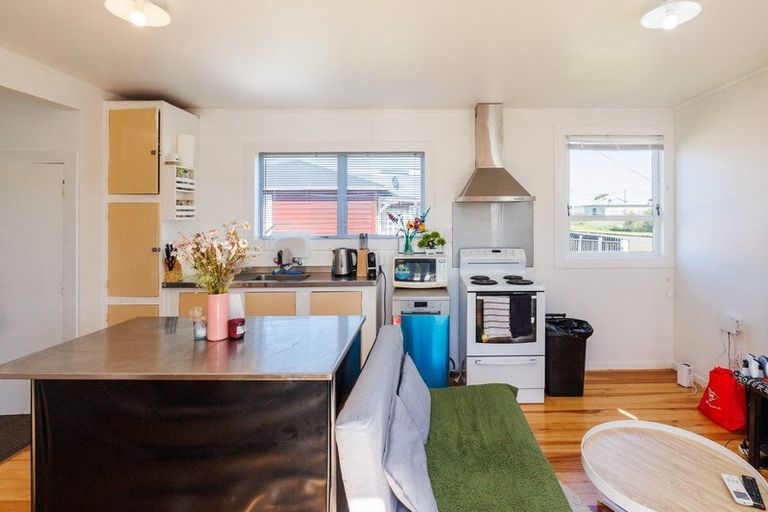 Photo of property in 10 Princess Street, Marton, 4710