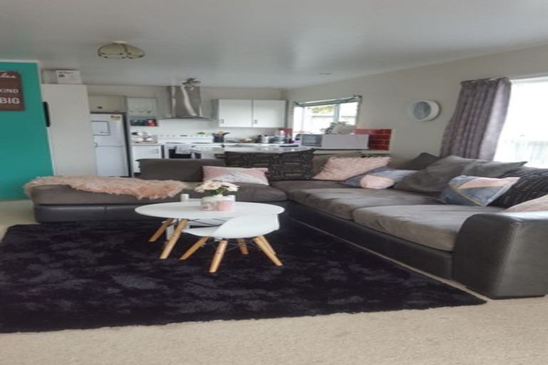 Photo of property in 2f4 Takatimu Way, Johnsonville, Wellington, 6037