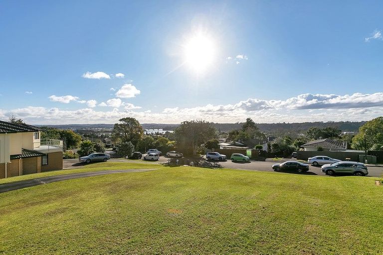 Photo of property in 14 Mayall Avenue, Beach Haven, Auckland, 0626