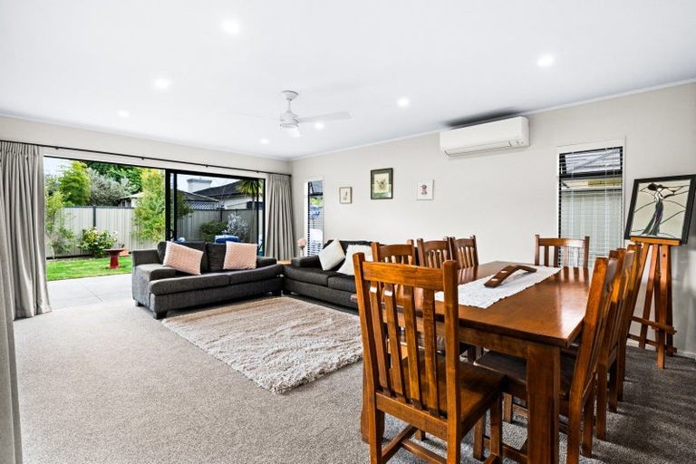 Photo of property in 27 Pinotage Drive, Greenmeadows, Napier, 4112