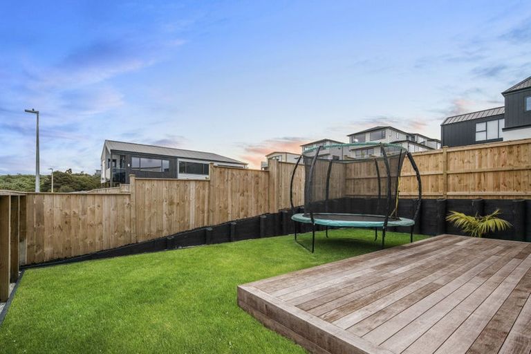 Photo of property in 49 Kumukumu Road, Long Bay, Auckland, 0630