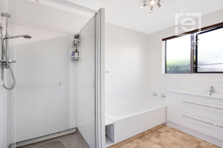 Photo of property in Carmichael Courts, 4/14 Wharenui Road, Upper Riccarton, Christchurch, 8041