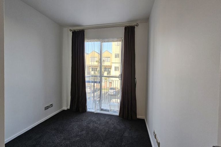 Photo of property in 2a/17 Crown Lynn Place, New Lynn, Auckland, 0600