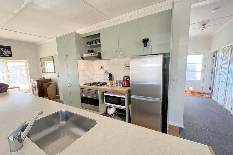 Photo of property in 42 Higginson Street, Otane, 4202