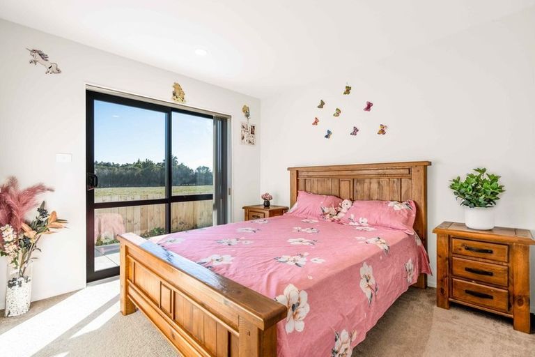 Photo of property in 11 Silver Beech Street, Takanini, 2110