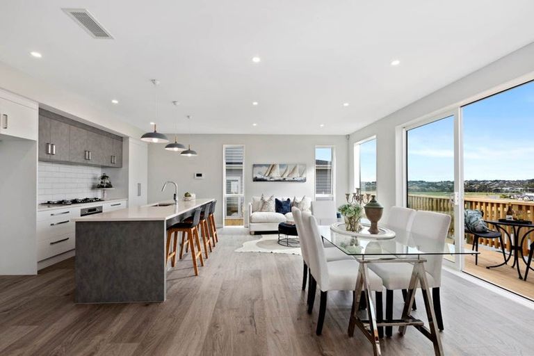 Photo of property in 28 Cassidy Drive, Orewa, 0931