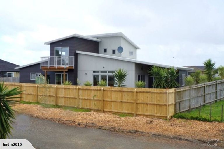 Photo of property in 25 Ocean View Rise, Ruakaka, 0116
