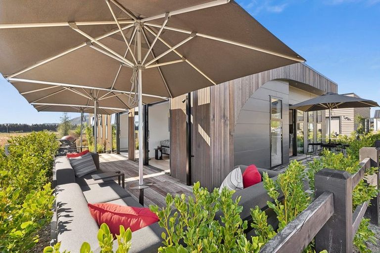 Photo of property in 21a Deans Drive, Wanaka, 9305