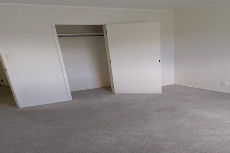 Photo of property in 2/8 Quiet Street, Te Atatu South, Auckland, 0610