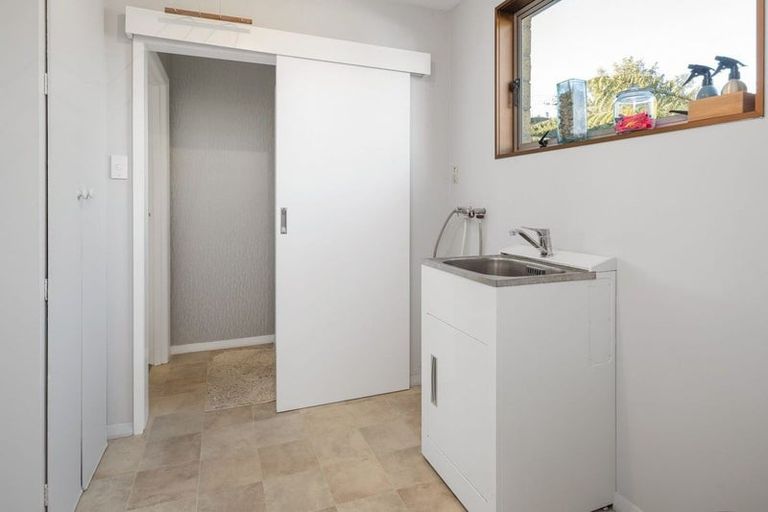 Photo of property in 28 Holdaway Street, Riversdale, Blenheim, 7201
