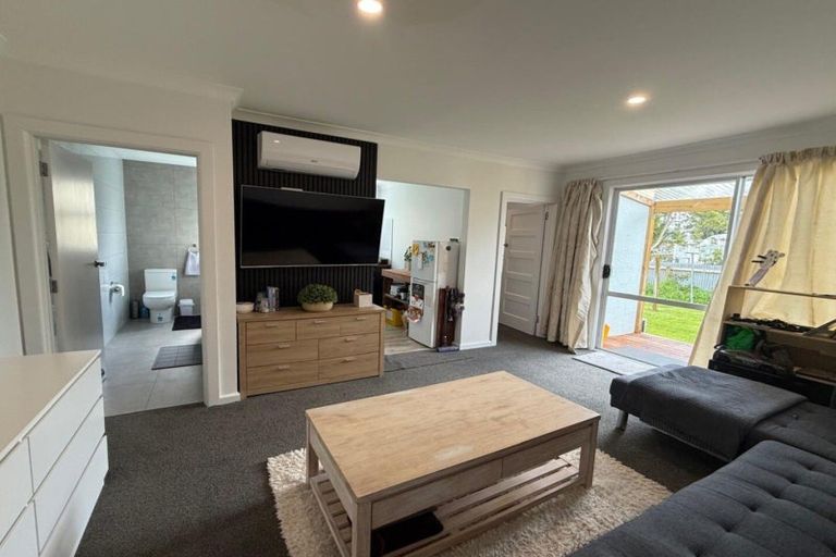 Photo of property in 2/288 College Street, West End, Palmerston North, 4410