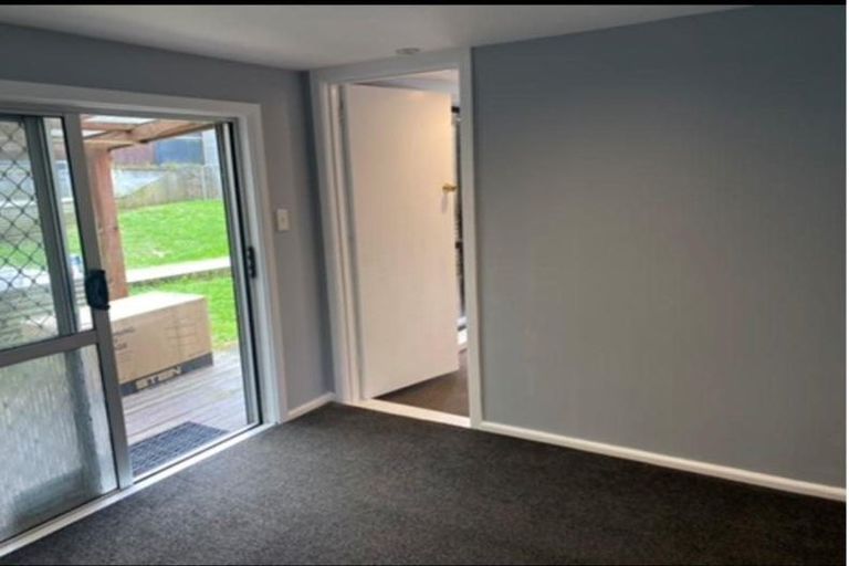 Photo of property in 53 Victory Crescent, Tawa, Wellington, 5028