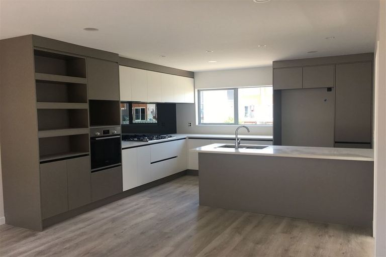 Photo of property in 4 Meritage Lane, Te Atatu South, Auckland, 0610