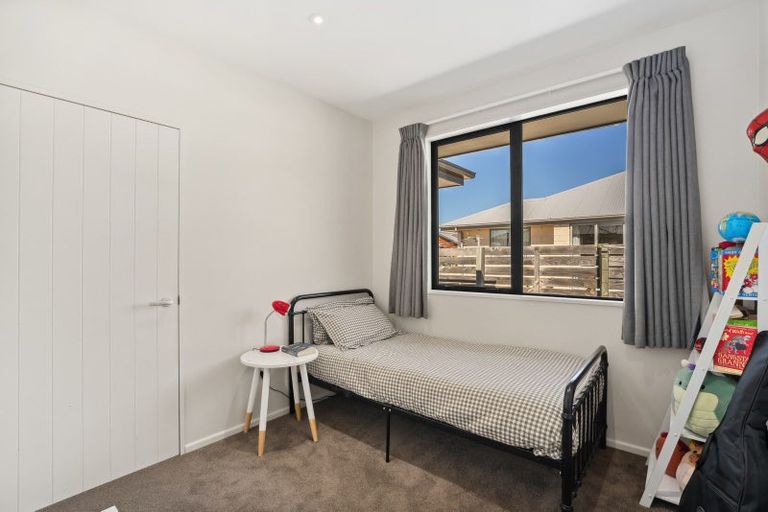 Photo of property in 12 Warbler Lane, Albert Town, Wanaka, 9305