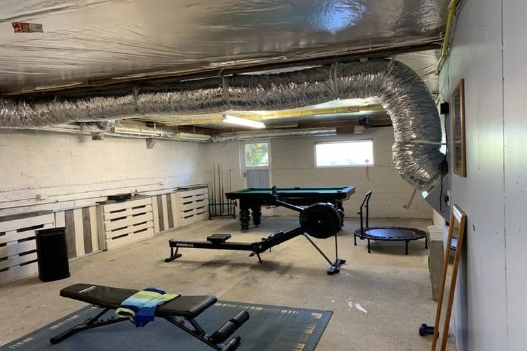 Photo of property in 137 Seaview Road, Paraparaumu Beach, Paraparaumu, 5032