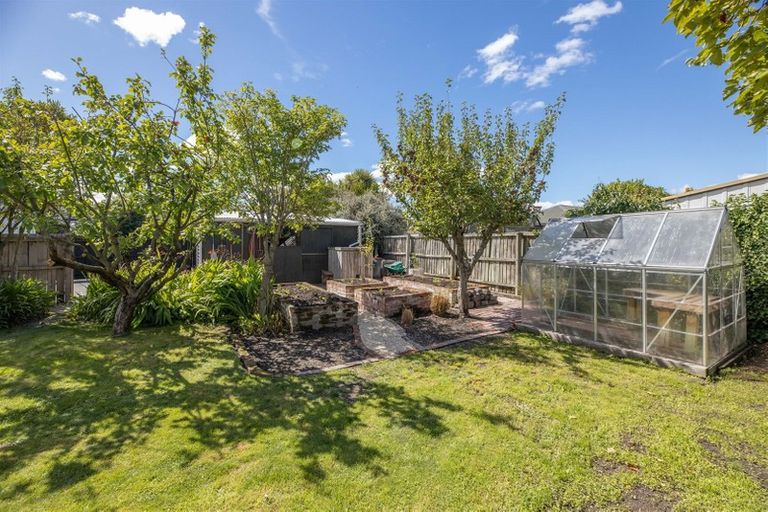 Photo of property in 124 Mcfaddens Road, St Albans, Christchurch, 8052