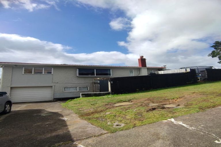 Photo of property in 165 Don Buck Road, Massey, Auckland, 0614