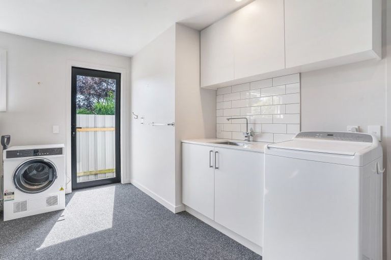 Photo of property in 214 Park Street, Winton, 9720