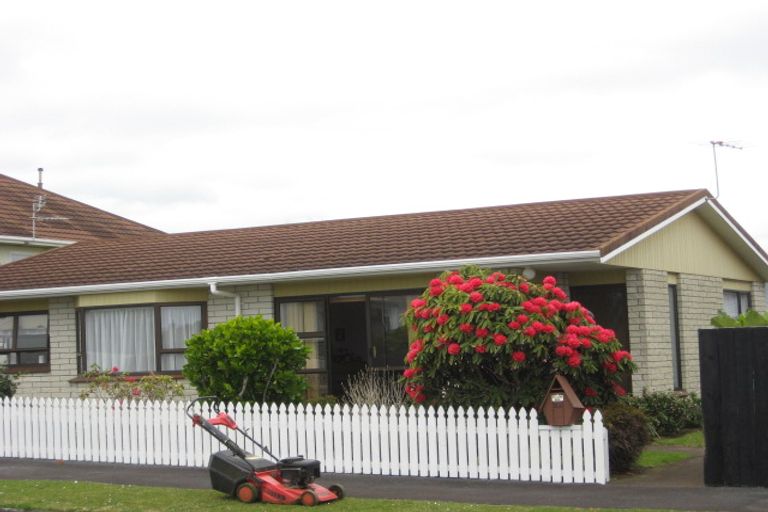 Photo of property in 2 Wilton Street, Westown, New Plymouth, 4310