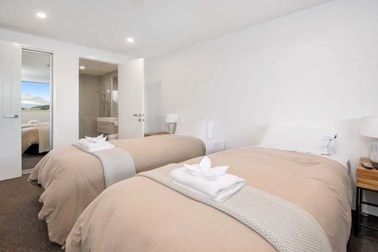 Photo of property in 10 Highlands Close, Queenstown, 9300