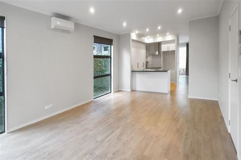 Photo of property in 5 Liquidambar Drive, Hobsonville, Auckland, 0616