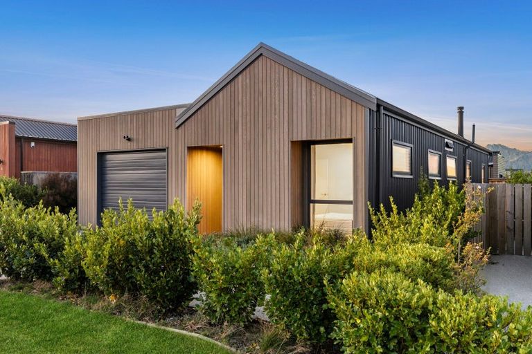 Photo of property in 46 Obelisk Street, Wanaka, 9305