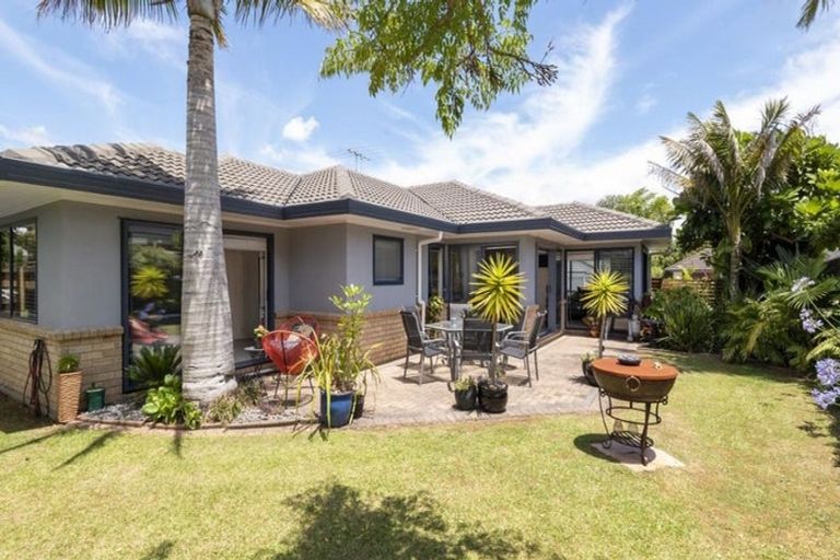 Photo of property in 3 Moy Place, East Tamaki Heights, Auckland, 2016