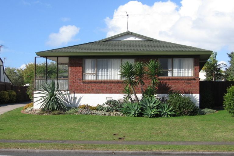 Photo of property in 2/168 Prince Regent Drive, Farm Cove, Auckland, 2012