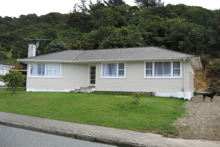 Photo of property in 18-20 Kowhai Street, Wainuiomata, Lower Hutt, 5014