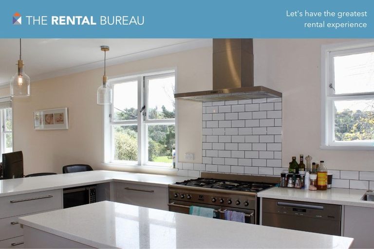 Photo of property in 56 Taipari Road, Te Atatu Peninsula, Auckland, 0610