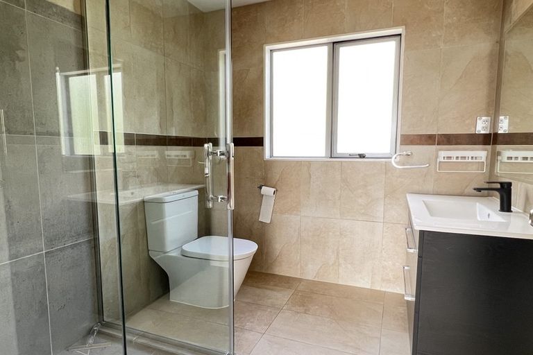 Photo of property in 36 Bur Oak Terrace, Schnapper Rock, Auckland, 0632