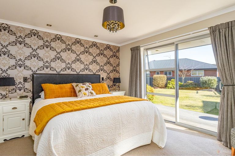 Photo of property in 24 Tancred Street, Geraldine, 7930