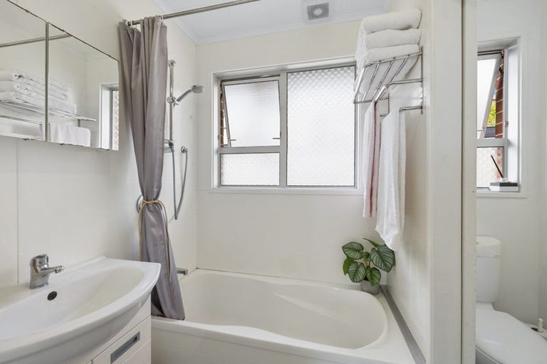 Photo of property in 2/31 Findlay Street, Moturoa, New Plymouth, 4310