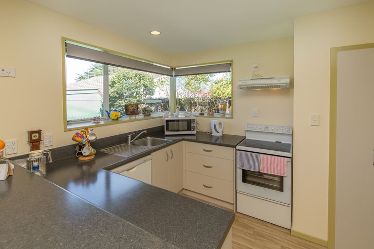 Photo of property in 2/125 Hawthornden Road, Avonhead, Christchurch, 8042