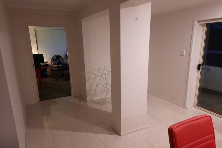 Photo of property in 41 Pohutukawa Avenue, Red Beach, 0932