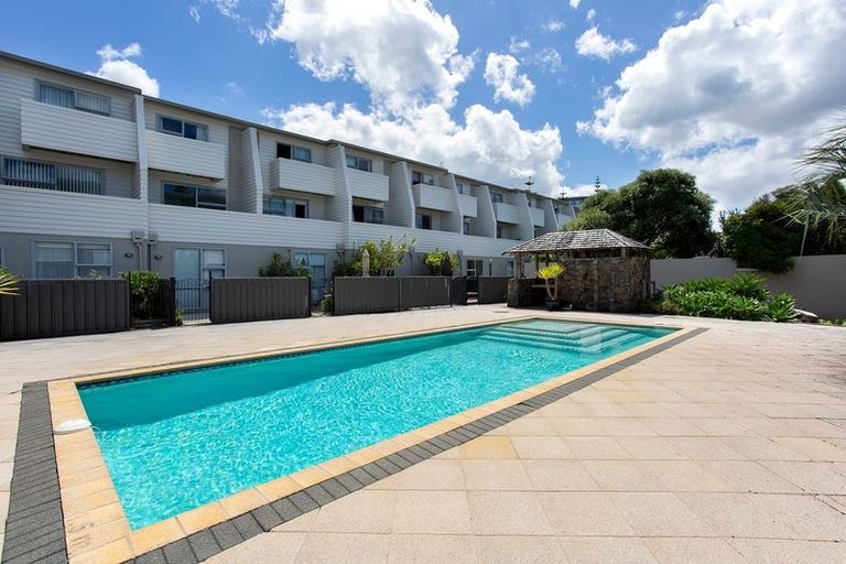 Photo of property in 25/3 Riverside Road, Orewa, 0931