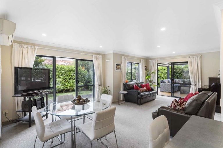 Photo of property in 4 Rialto Court, East Tamaki Heights, Auckland, 2016