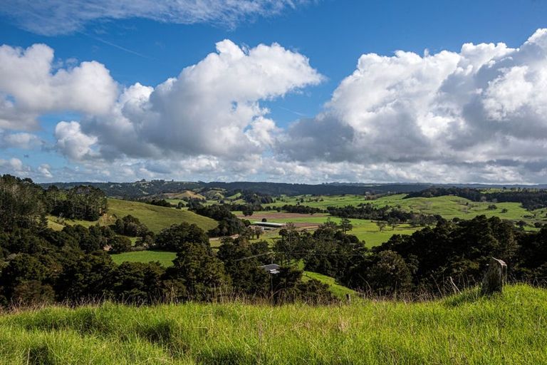 Photo of property in 362a Whananaki Road North, Opuawhanga, Hikurangi, 0181