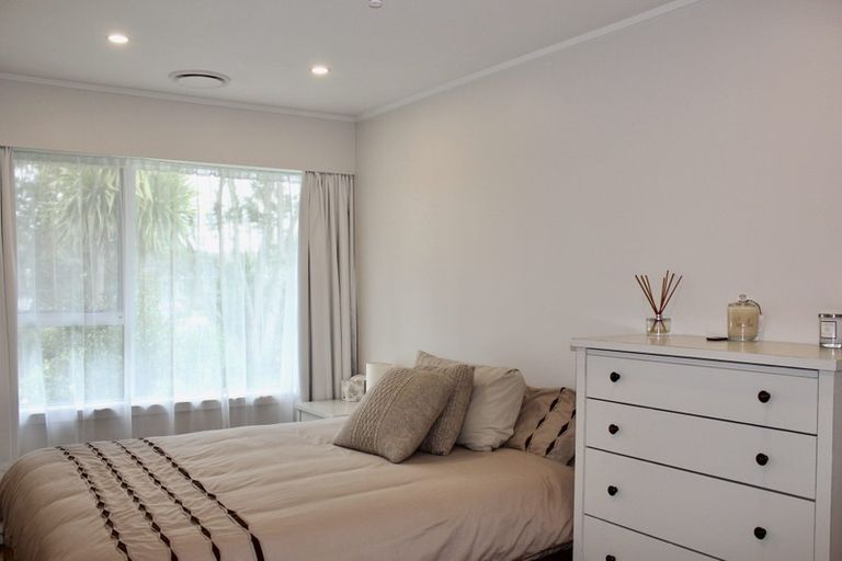 Photo of property in 70 Kaurilands Road, Titirangi, Auckland, 0604