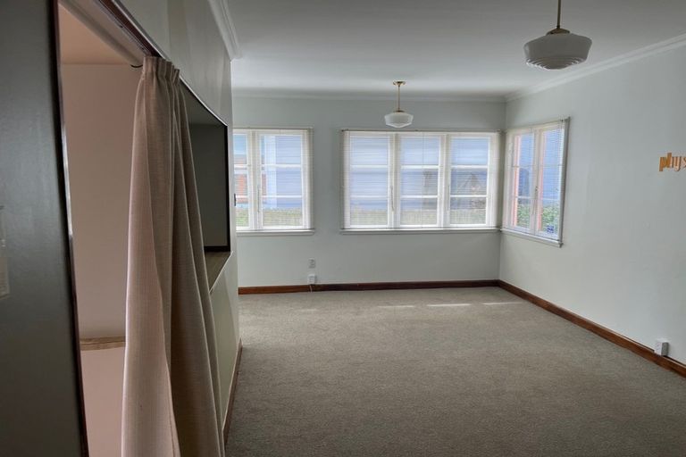 Photo of property in 150a The Parade, Island Bay, Wellington, 6023
