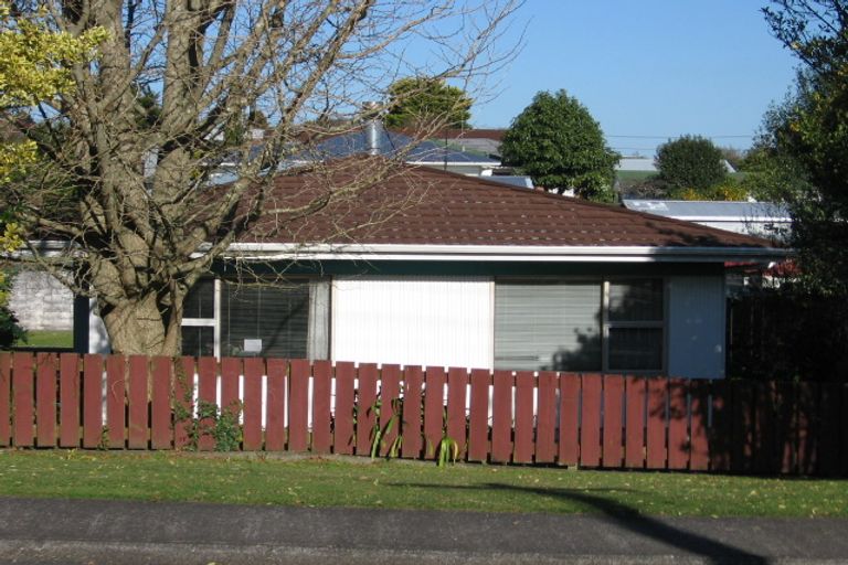 Photo of property in 28 Halberg Street, Papakura, 2110