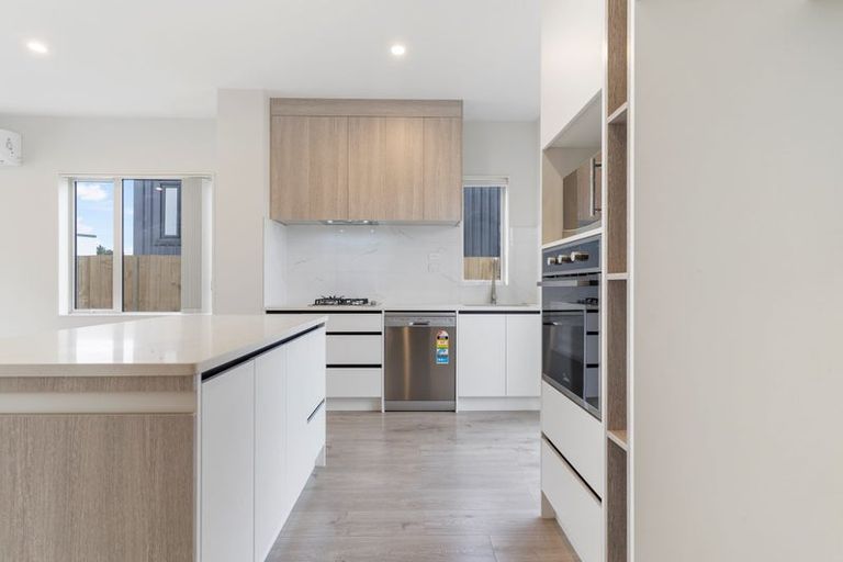 Photo of property in 5b Poruru Close, Papakura, 2110