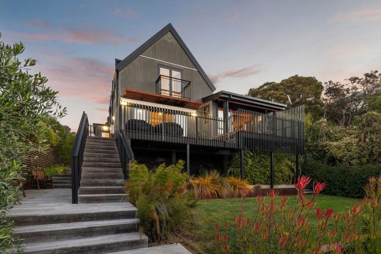 Photo of property in 10 Tuawera Terrace, Clifton, Christchurch, 8081