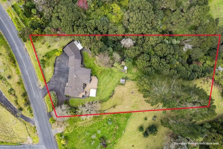 Photo of property in 231 Kaipara Road, Papakura, 2582